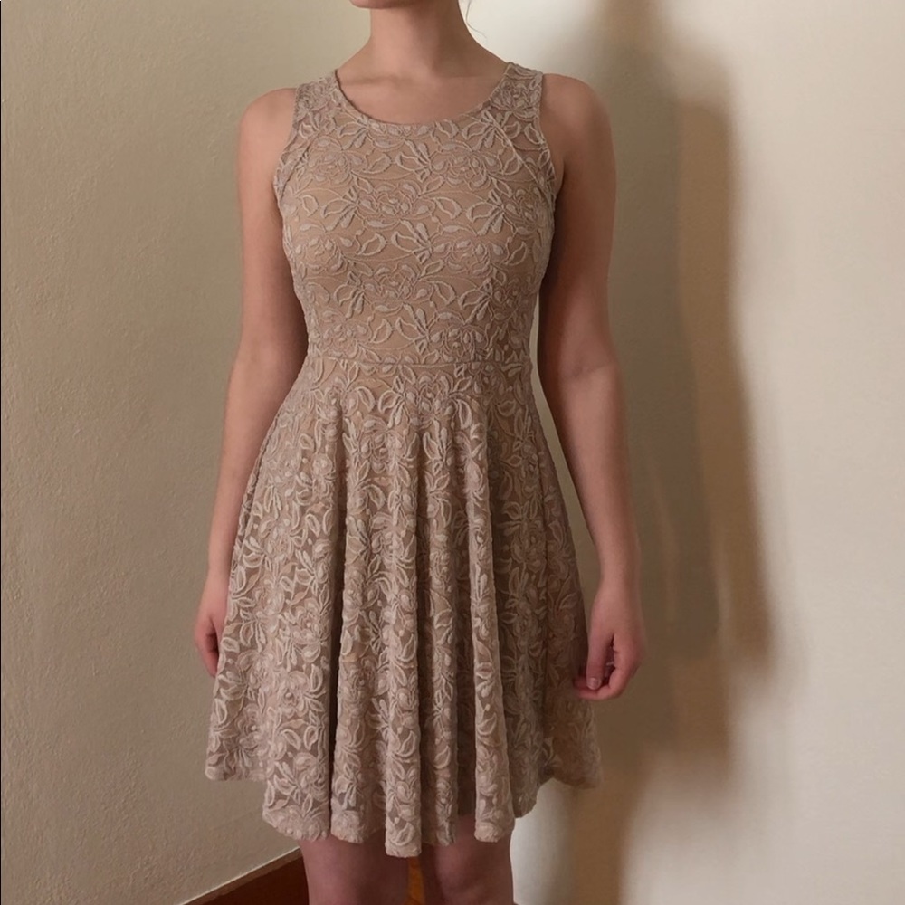 Nude Lace Appliqué Sleeveless Dress